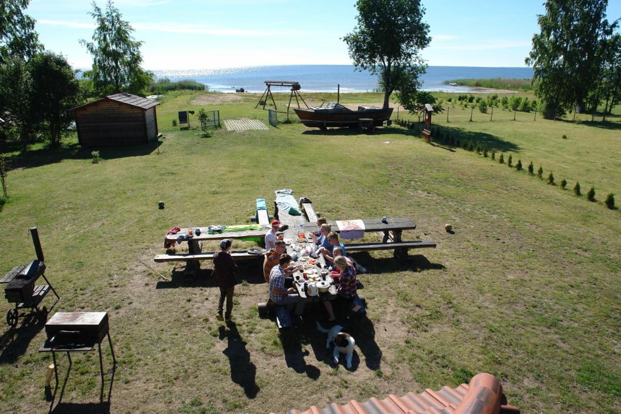 Hotel Paeevatalu Camping à Vilusi Extérieur photo