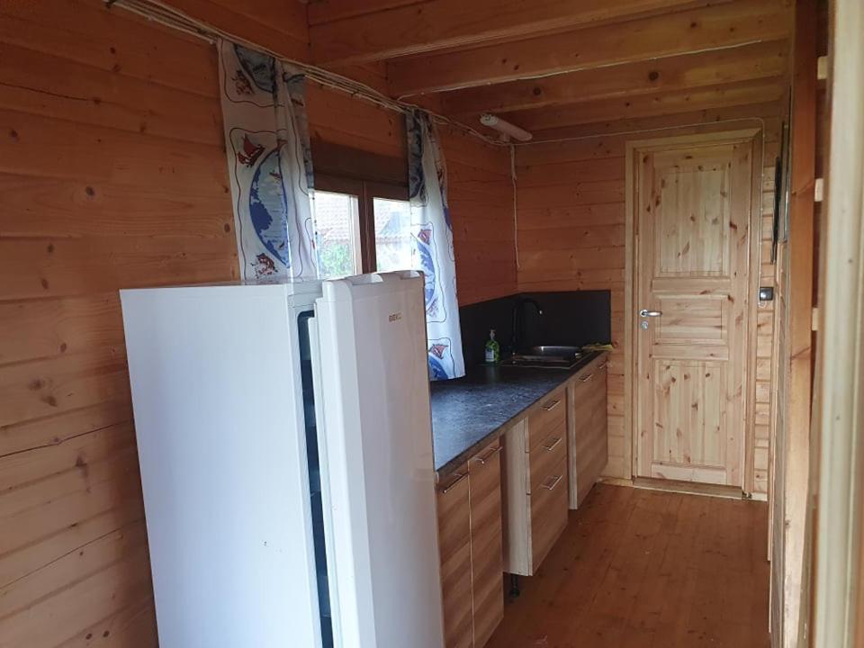 Hotel Paeevatalu Camping à Vilusi Extérieur photo