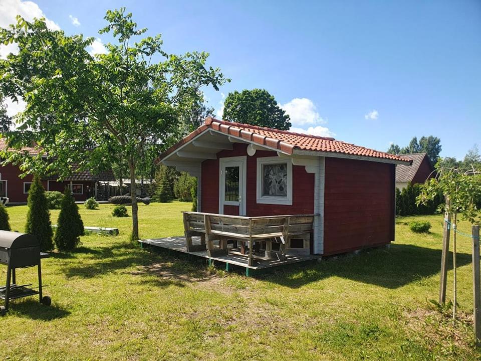 Hotel Paeevatalu Camping à Vilusi Extérieur photo