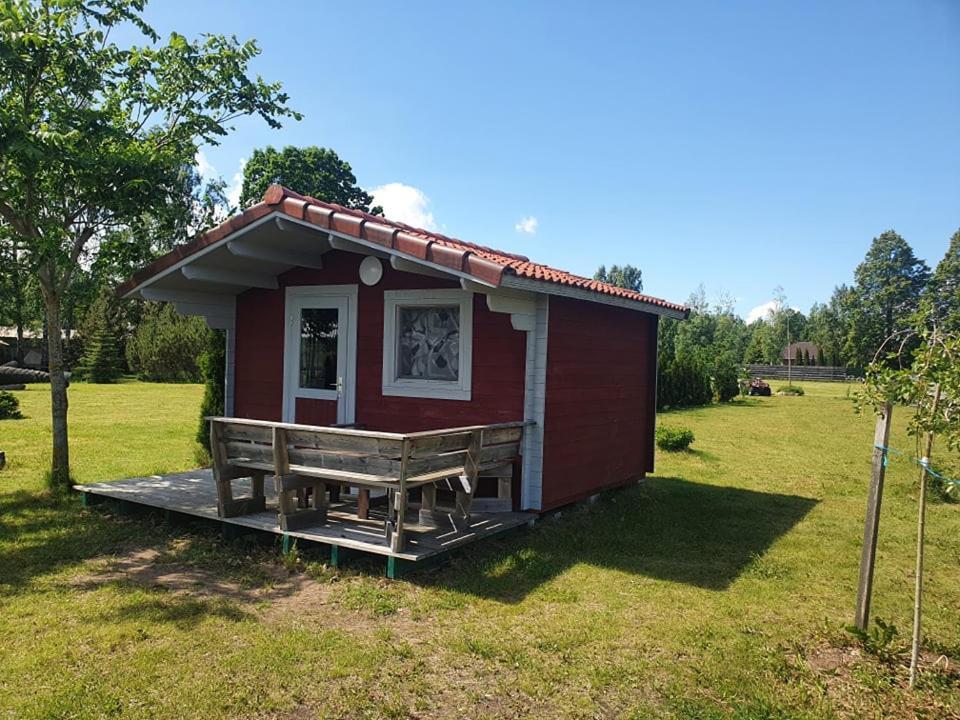 Hotel Paeevatalu Camping à Vilusi Extérieur photo