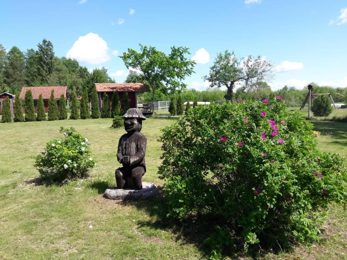 Hotel Paeevatalu Camping à Vilusi Extérieur photo