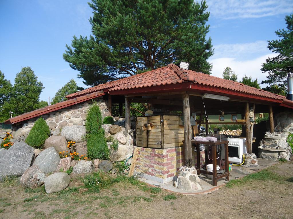 Hotel Paeevatalu Camping à Vilusi Extérieur photo
