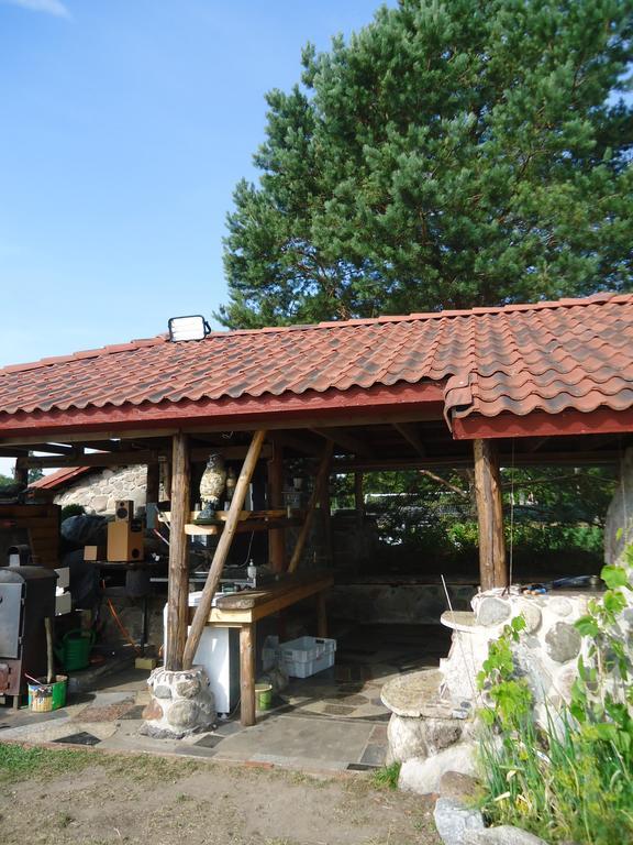 Hotel Paeevatalu Camping à Vilusi Extérieur photo