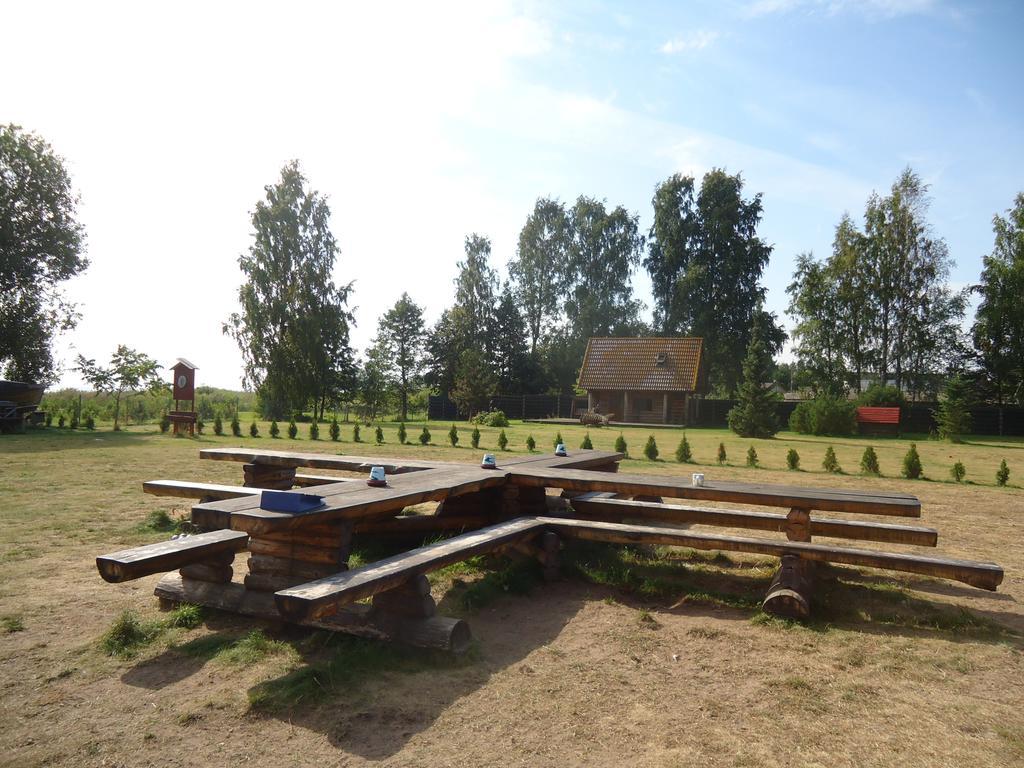 Hotel Paeevatalu Camping à Vilusi Extérieur photo