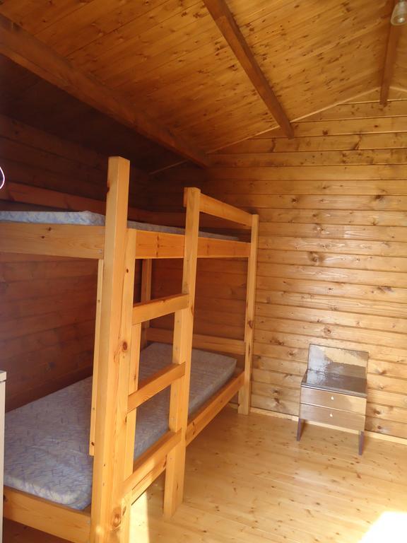 Hotel Paeevatalu Camping à Vilusi Extérieur photo